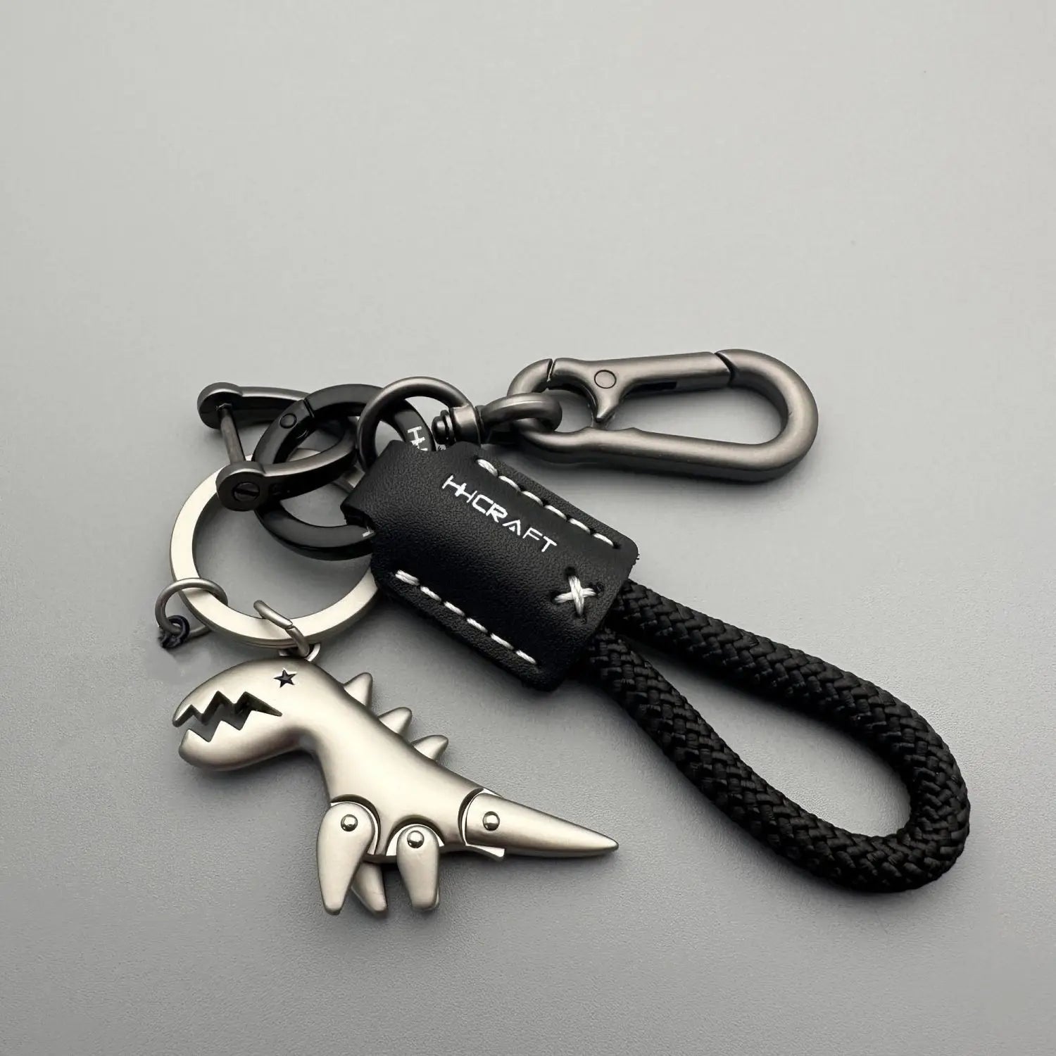 Leather Woven Rope Metal Keychain – Stylish Car & Motorcycle Accessory